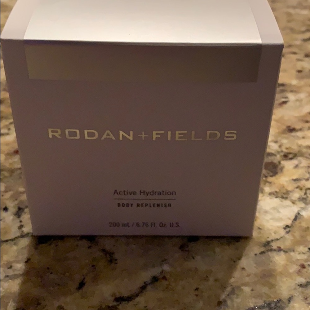 Rodan + Fields Active Hydration body replenisher